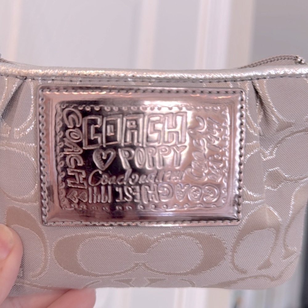 Coach Y2K Poppy Metallic Wristlet w/Hang Tag (EUC) (No Callouts) - Picture 6 of 17